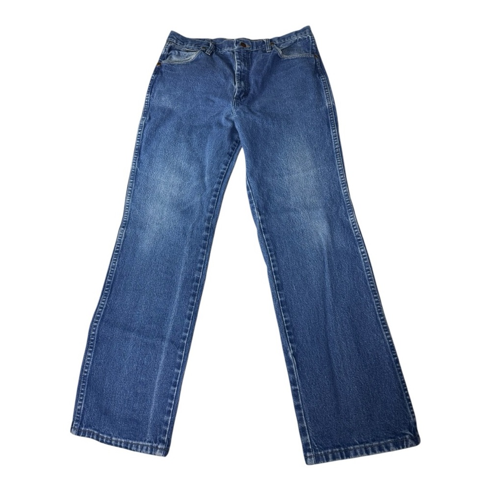 Classic Men's Wrangler Blue Straight-Leg Jeans
